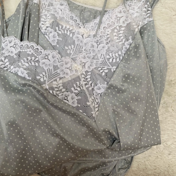 Vintage - Cropped Lace Polkadot Cropped Tank - Picture 8 of 9